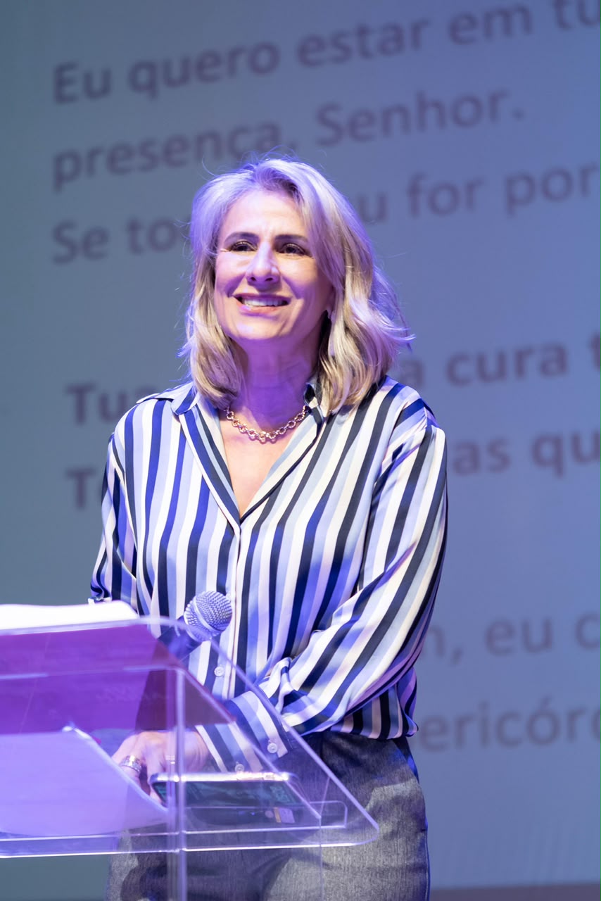 Jéssica Pieri em uma palestra
